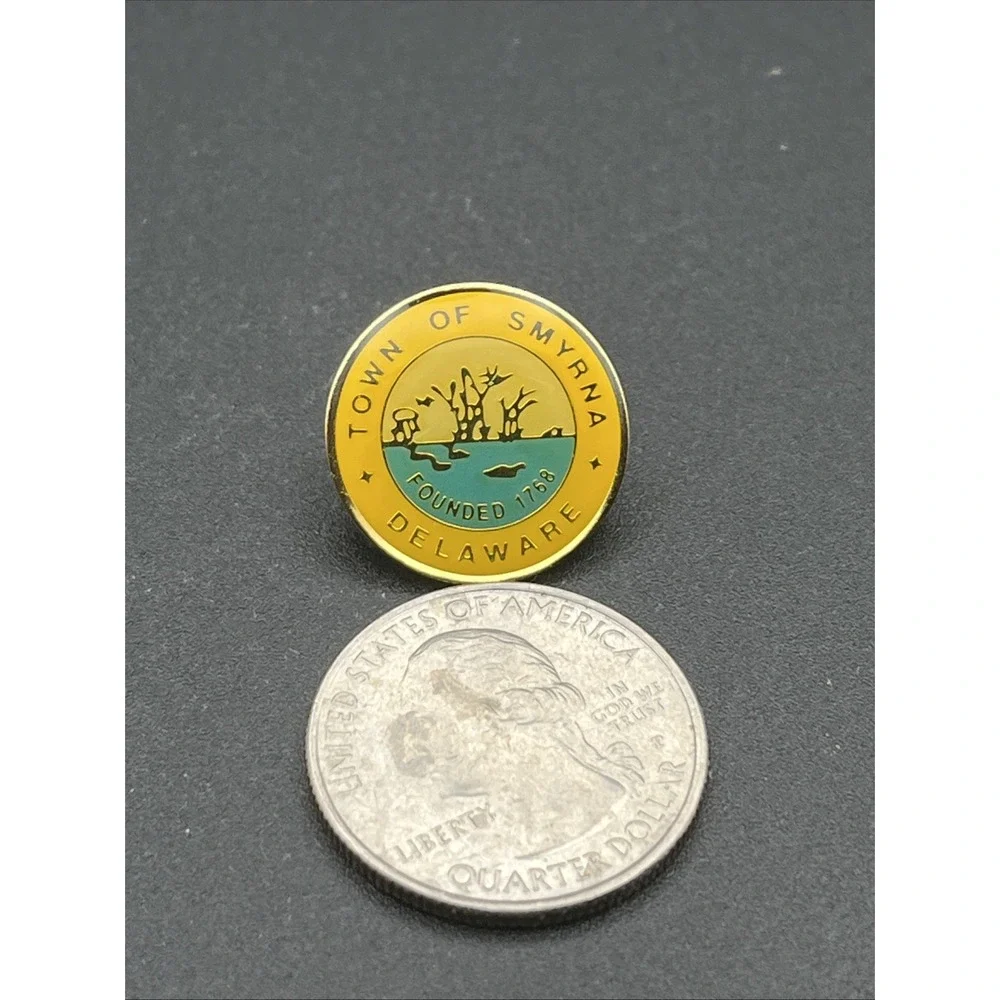 Town Of Smyrna Delaware USA Founded 1768 Lapel Hat Pin‎